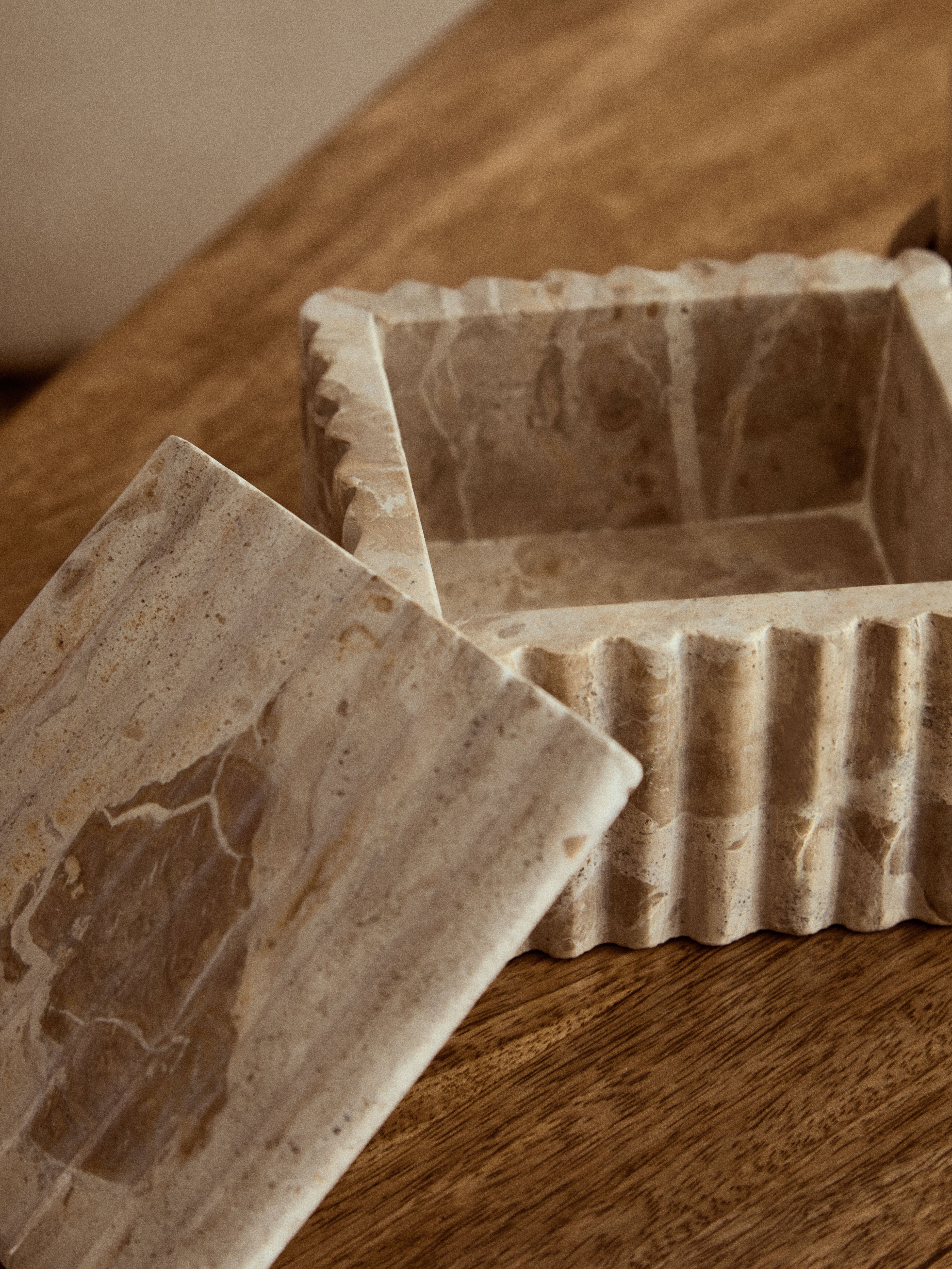 Como Square Chocolate Marble Box